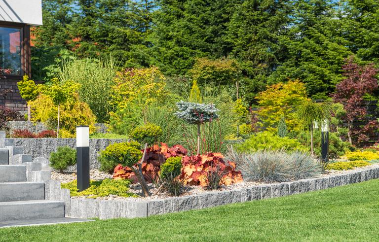 modern-rockery-garden-in-front-of-a-house-2025-03-15-02-41-01-utc (1)