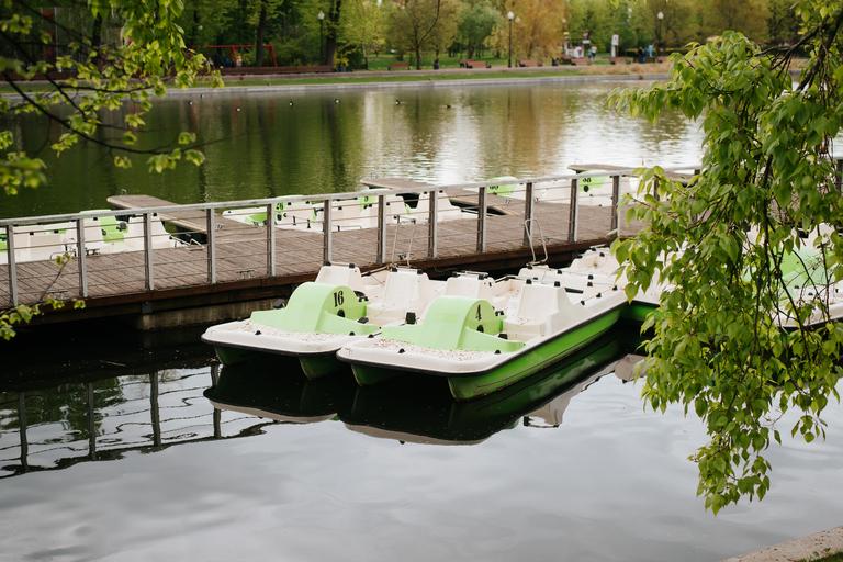 pier-with-catamarans-for-walking-on-water-ine-publ-2025-03-13-04-25-38-utc